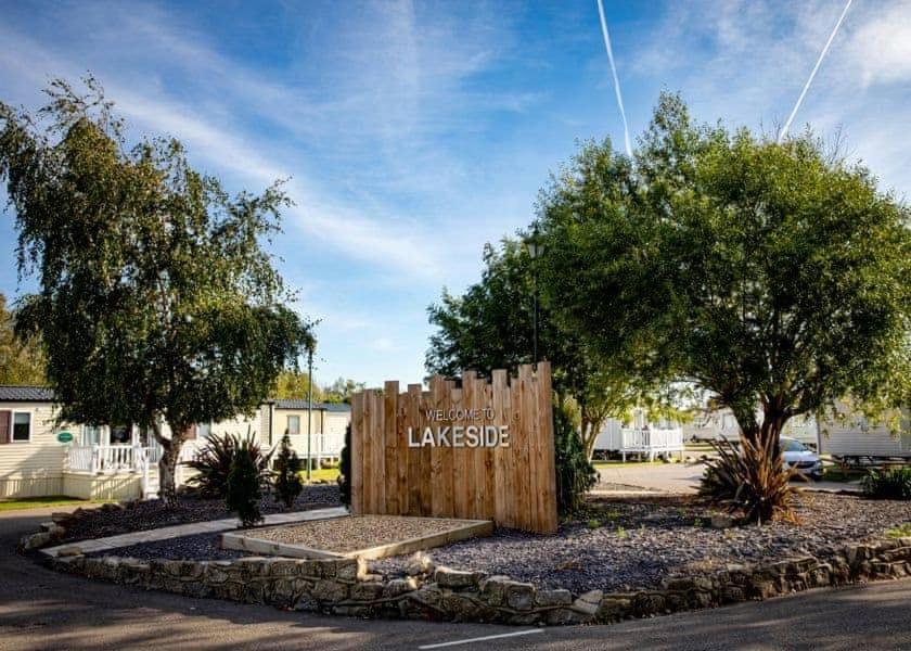 Tuscany Lodge Merston Buitenkant foto
